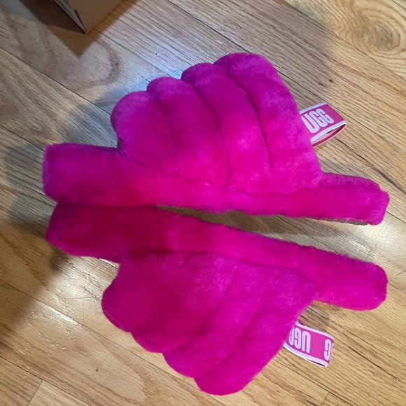 UGG k fluff yeah slides slippers Barbie pink color - Picture 3 of 9